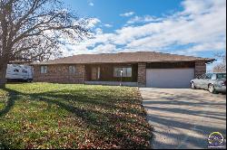 2907 SE Meadowview Dr, Topeka KS 66605