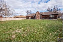 2907 SE Meadowview Dr, Topeka KS 66605