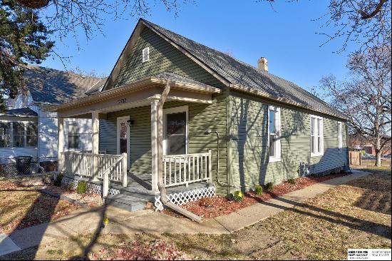 2737 S 9th Street, Omaha NE 68108