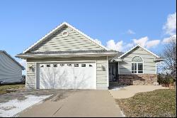 802 Juniper Drive, Independence IA 50644