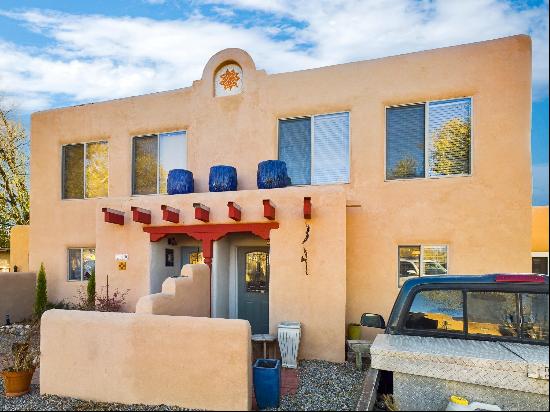 316A Don Fernando St, Taos NM 87571