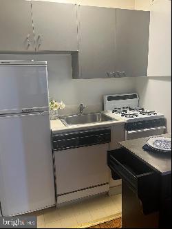 2601 Pennsylvania Avenue Unit 428, Philadelphia PA 19130