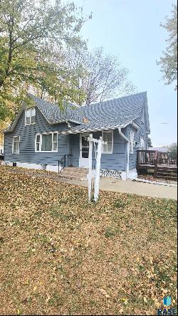 204 S Harvey St, Viborg SD 57070