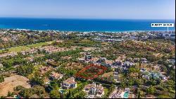 Prime plot with project to build a luxury villa in Atalaya de Ri, Marbella 29660