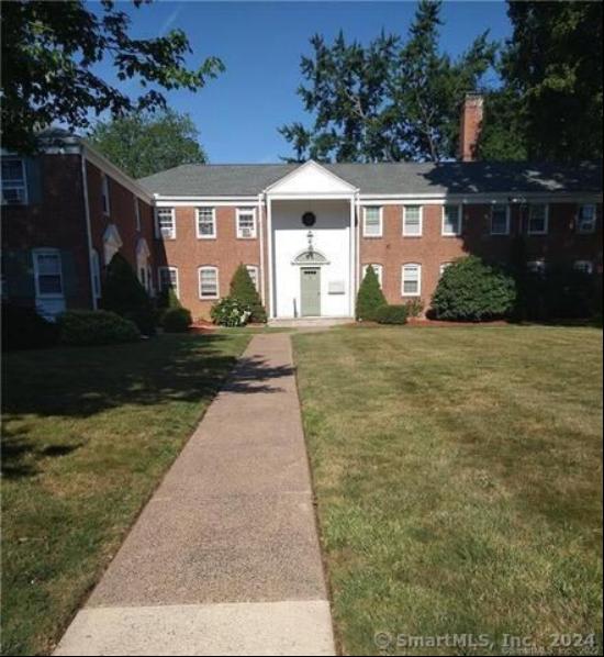 51 Robin Road #APT B2, West Hartford CT 06119