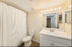 2400 Feather Sound Drive #128, Clearwater FL 33762