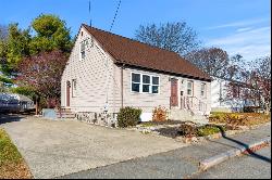 207 Potter St, New Bedford MA 02740