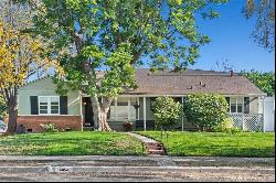 4454 Bakman Avenue, North Hollywood CA 91602