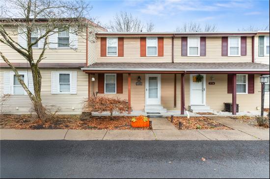 218 Parkwood Dr, Cranberry Twp PA 16066