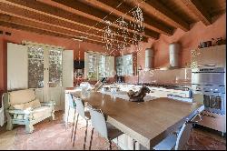 Exclusive residence in Franciacorta with private garden