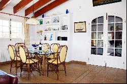 Chalet with sea views and unbeatable location for vacation rental