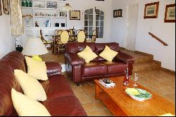 Chalet with sea views and unbeatable location for vacation rental