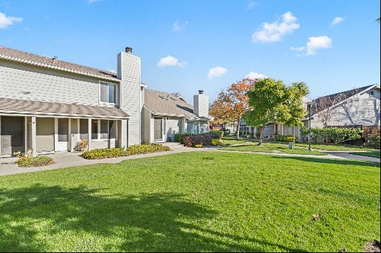 Stunning Winston Village Townhome! 