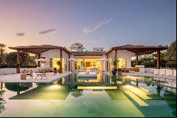 Front line Golf villa in Marbella