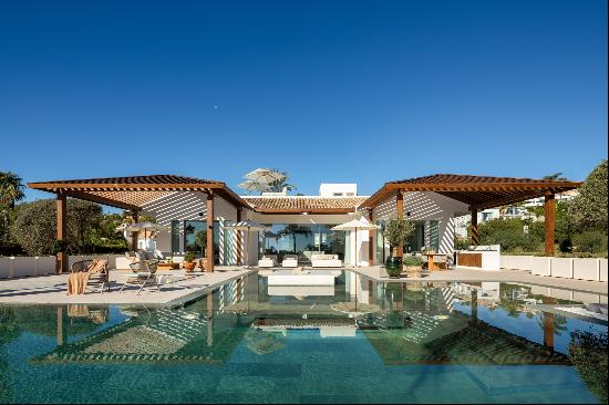 Front line Golf villa in Marbella