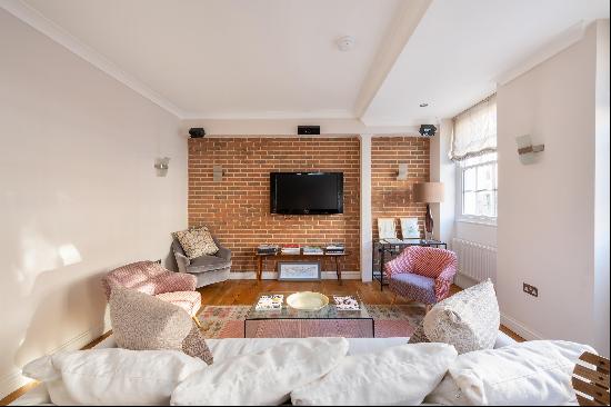 A 2 bedroom apartment in Marylebone W1