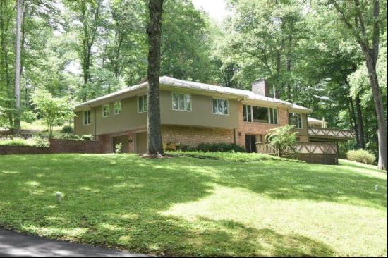 84 Willow Ave, Peapack Gladstone Boro, NJ 07977