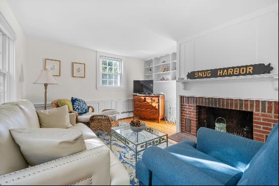 17 Miles Street, Harwich, MA 02646