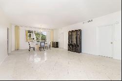 389 S Lake Drive 2H In Palm Beach, Florida