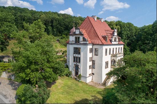 Cultural heritage and exclusive location - The Hohenhaus in the vineyards