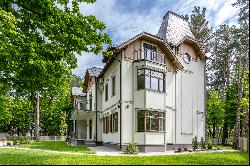 Spacious apartment in the historic Mežaparks