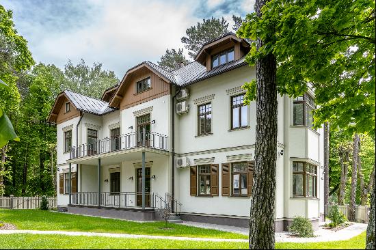 Spacious apartment in the historic Mezaparks