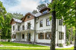 Spacious apartment in the historic Mežaparks