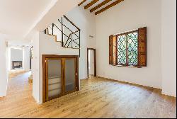 Exclusive apartments in a stately building in the heart of Palma.