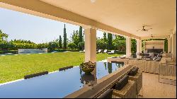 Sea views and complete privacy in Sotogrande