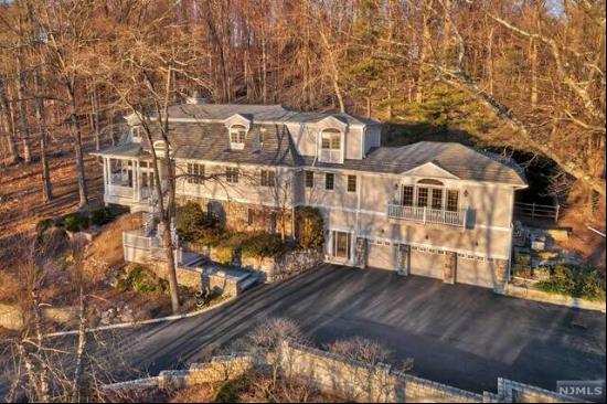 10 E Saddle River Road