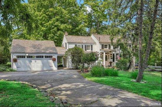 125 W Saddle River Road