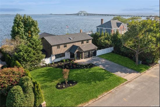 8 Shoal Drive, West Islip, NY, 11795, USA