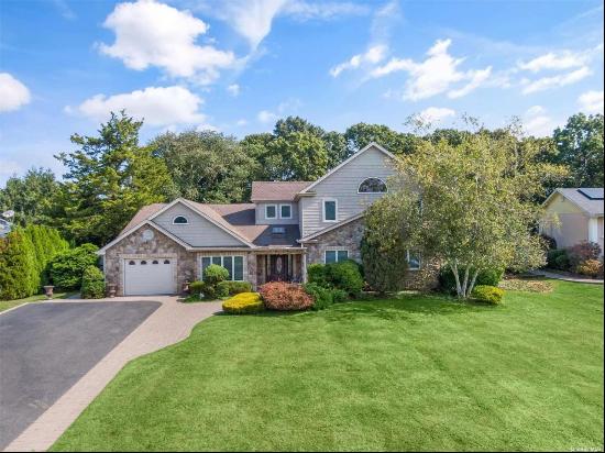 7 Coconut Drive, Commack, NY, 11725, USA