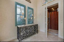 501 Avellino Isles Cir