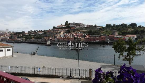 Sale of building w/ river views in historic center of Porto, Portugal