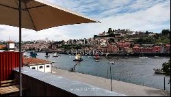 Sale of building w/ river views in historic center of Porto, Portugal