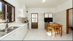 Spacious villa, with sea view, Quarteira, Algarve