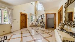 Fantastic 4 Bedroom Villa, with golf area, for sale in Olhão, Algarve