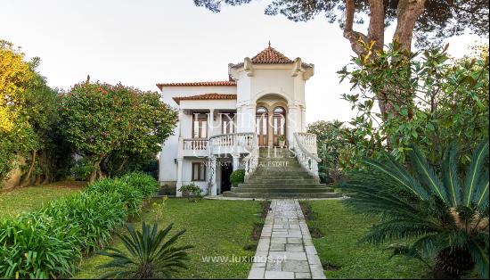 Villa with pool and gardens, for sale, in Francelos, Vila Nova de Gaia, Portugal