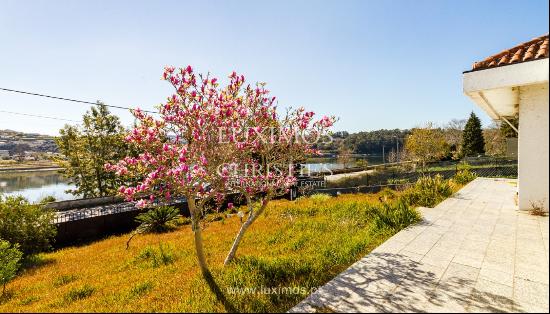 House on 1st line of river, for sale, in Gondomar, Porto, Portugal