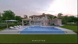 4 bedroom villa with pool, for sale in Portimão, Algarve