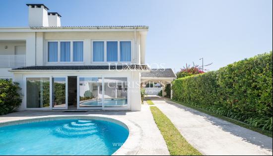 Sale: 3-bedroom villa with pool, on the 2nd line of the sea, in Miramar, V. N. Gaia, Port