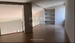 Renovated 3-bedroom penthouse apartment for sale in Boavista, Porto, Portugal