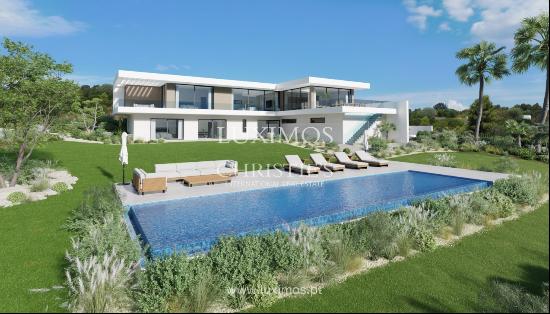 Modern 4-bedroom villa with sea view, located in the Golf Resort Palmares, Algarve