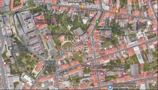 Three-storey house to renovate in the center of Porto, Portugal