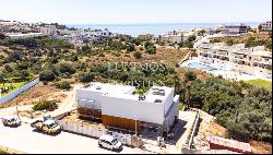 4-Bedroom Modern Villa, with 2 pools and sea view, in Porto de Mós, Lagos, Algarve