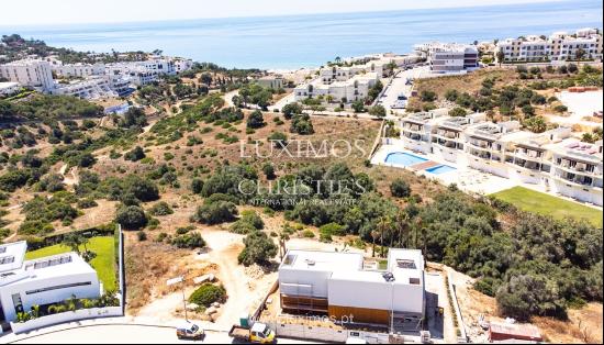 4-Bedroom Modern Villa, with 2 pools and sea view, in Porto de Mos, Lagos, Algarve