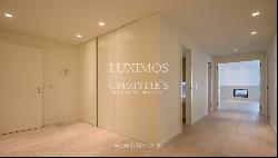 Luxury 4 bedroom apartment with balcony, for sale, in Porto, Portugal