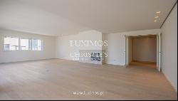 Luxury 3 bedroom apartment with balcony, for sale, in Porto, Portugal