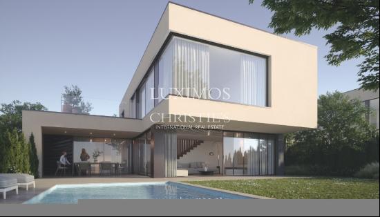 4 bedroom detached house with pool, for sale, in Maia, Portugal